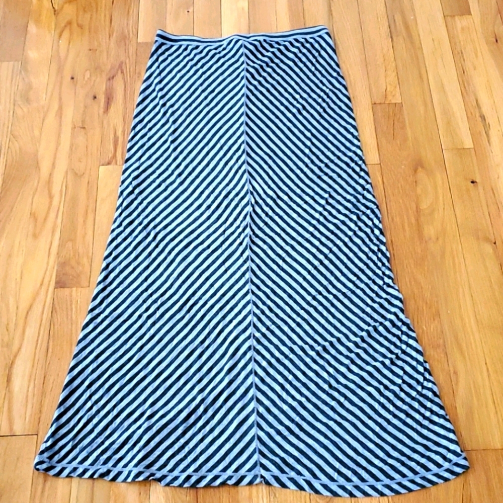Max Studio Long skirt sz M